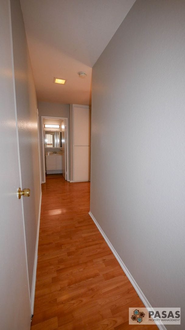 Building Photo - 2nd Floor 3 bed/2 bath Condo!