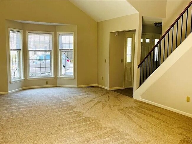 Building Photo - 441 Ayrault Rd