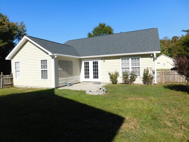 Building Photo - 205 Sellhorn Blvd