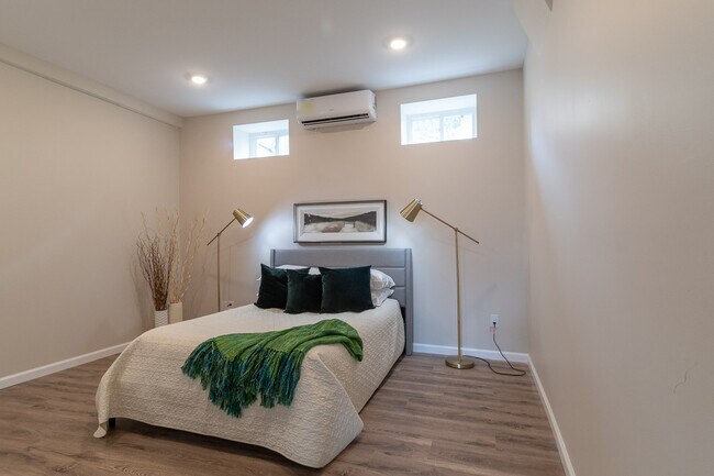 Building Photo - 56 Linden Ave