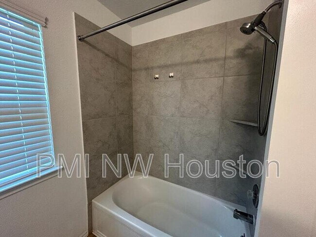 Building Photo - 10022 Granite Grove Ln