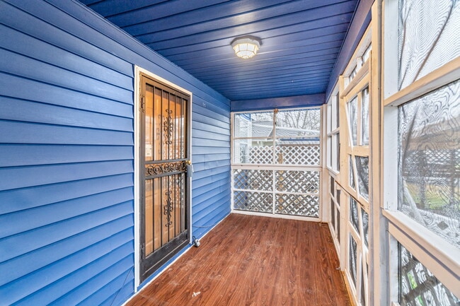 Building Photo - 2603 Louise Ave