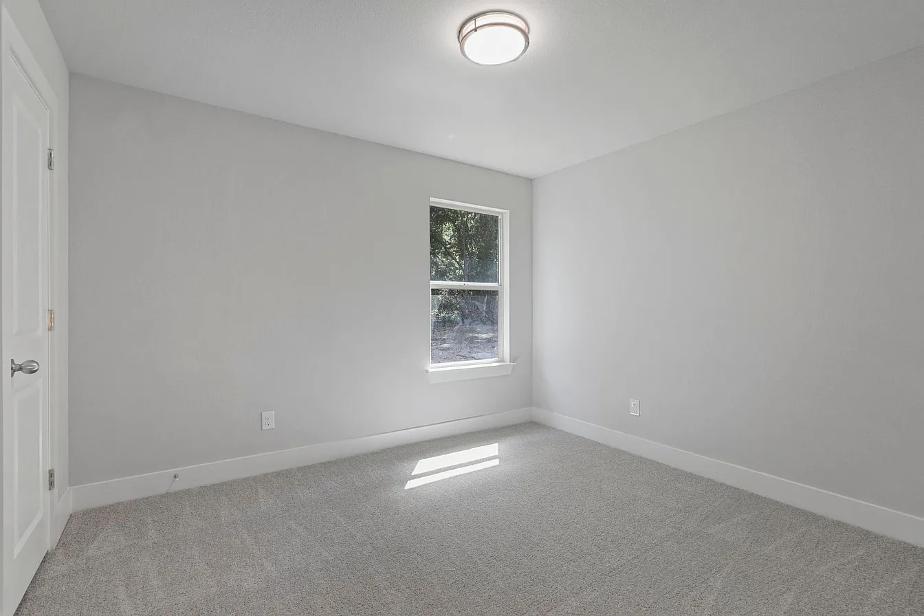 Building Photo - Room in House on Harding St