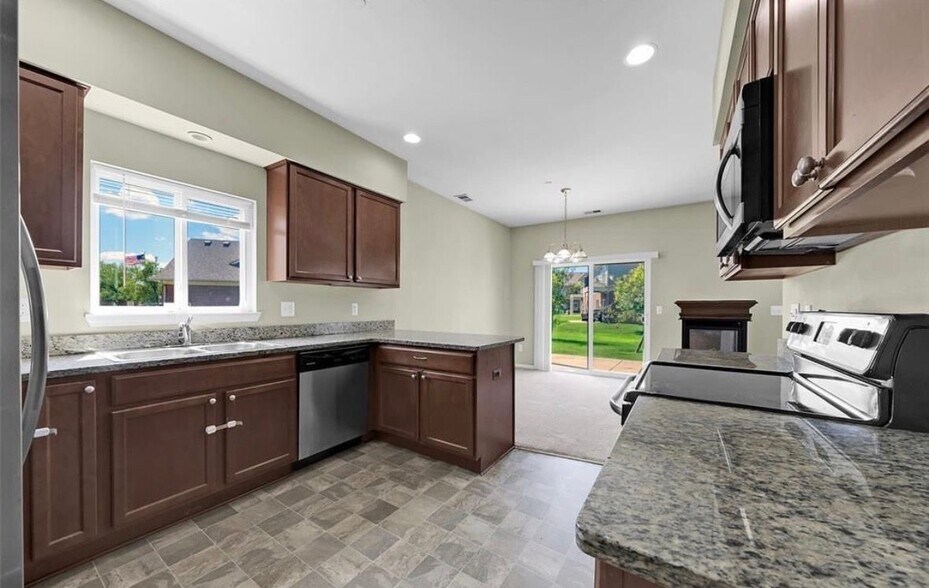 Building Photo - 14349 Shadywood Dr