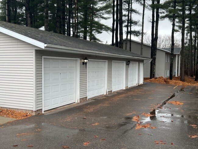 Building Photo - 632-638 S 44th Avenue