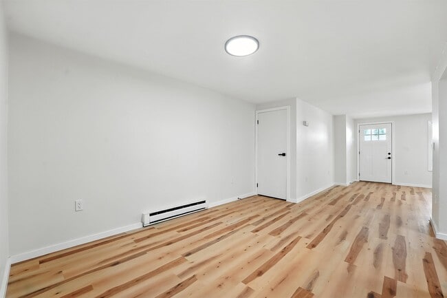 Building Photo - 338-340-340 Halladay St