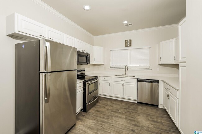 Building Photo - 6459 Southern Trace Dr