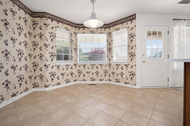 Building Photo - 336 Lariat Cir