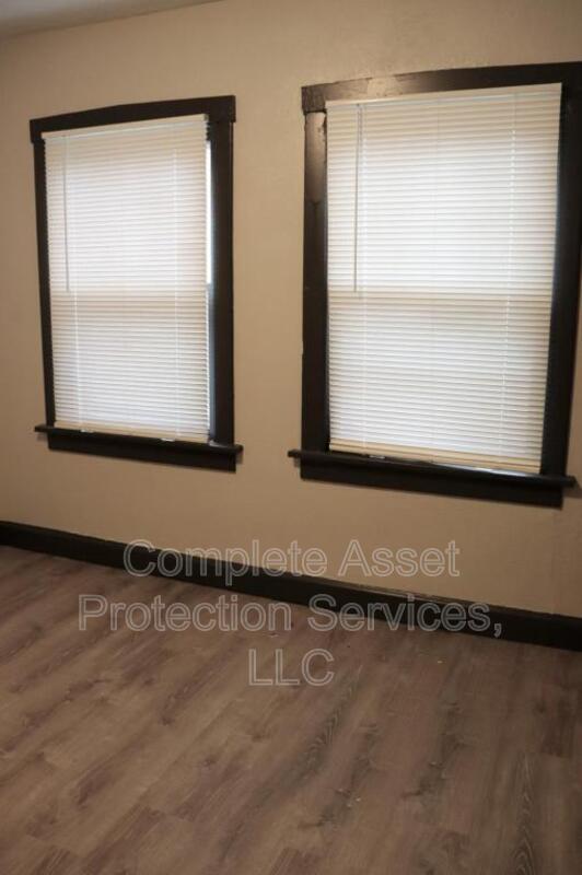 Building Photo - 223 N Calumet Ave