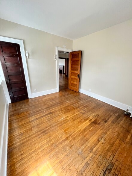 Building Photo - 1451 Hertel Ave