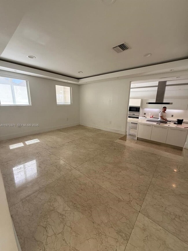 Building Photo - 10942 NW 59th St