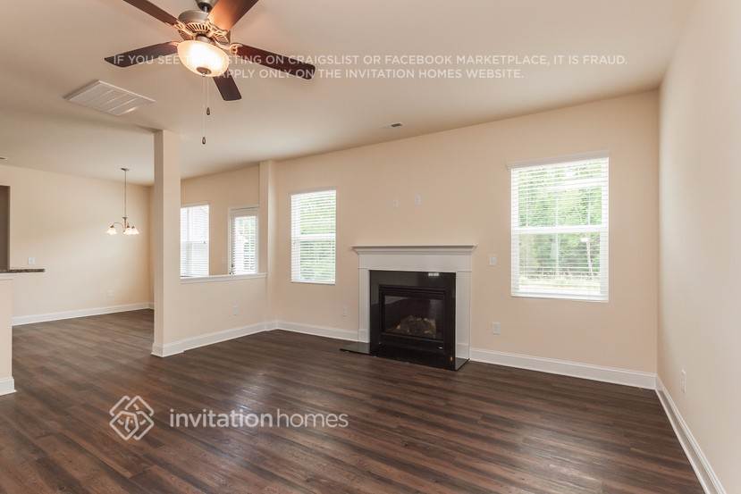 Building Photo - 206 Sassafras Rd