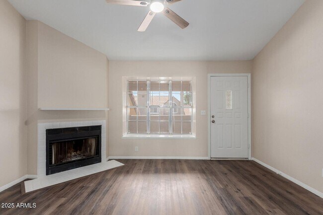 Building Photo - 4601 N 102nd Ave