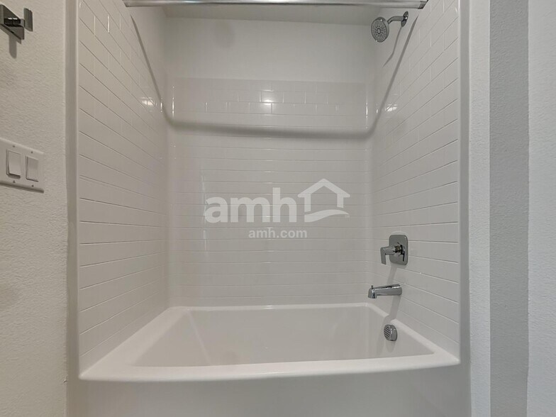 Building Photo - 8055 Braavos Peninsula Ave