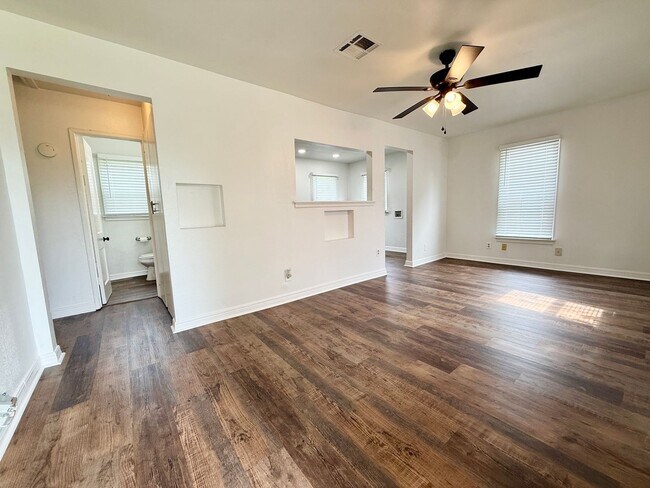 Building Photo - Cute Remodel