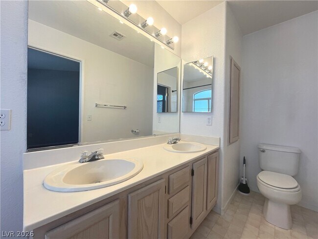 Building Photo - 5415 W Harmon Ave