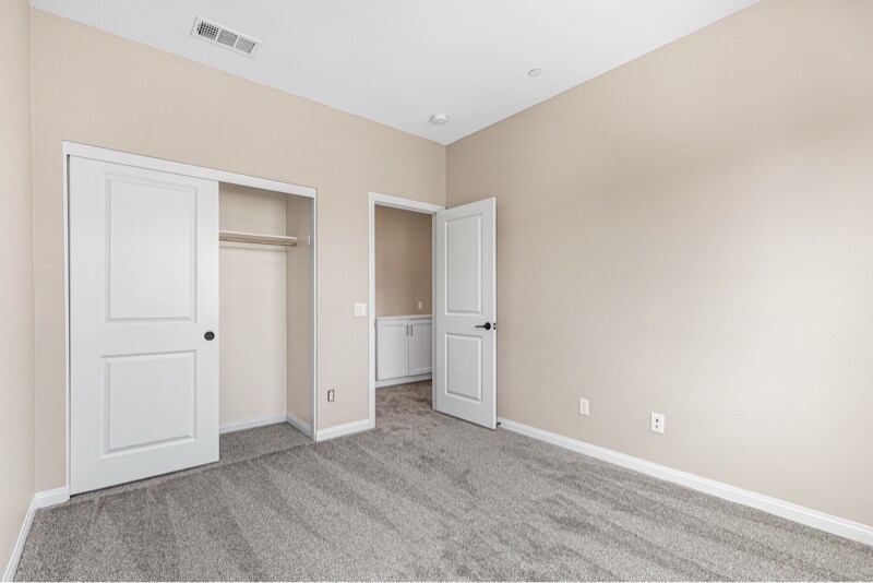 Building Photo - 2195 Bluestone Cir