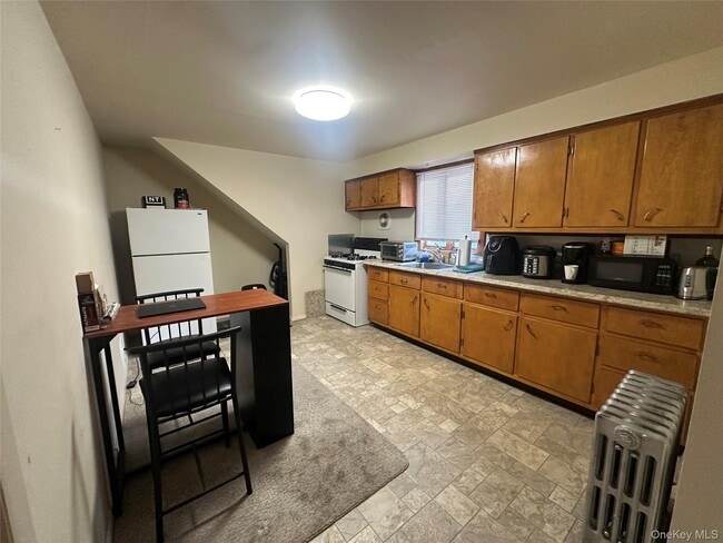 Building Photo - 63 Wolfle St