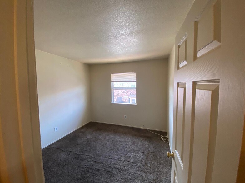 Building Photo - 4223 Weymouth Ln