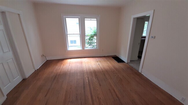 Building Photo - 410 S Aurora St