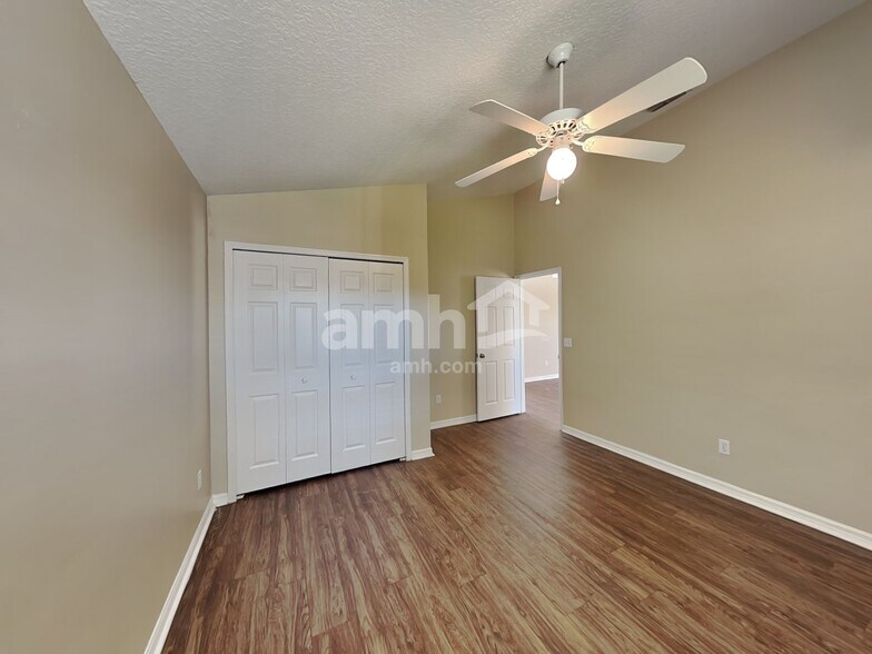 Building Photo - 321 Sterling Lake Dr