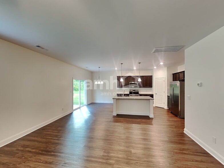 Building Photo - 428 Charity Ln