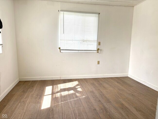 Building Photo - 11052 Oakspring Dr