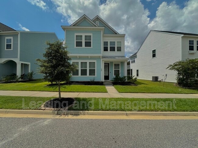 Primary Photo - 125 Trumpet Vine Dr