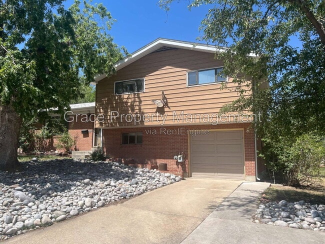 Building Photo - 10541 Livingston Dr
