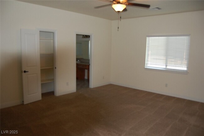 Building Photo - 4920 Honey Locust Dr