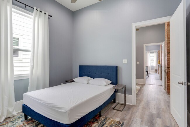Building Photo - 2BD/2BA in Central City