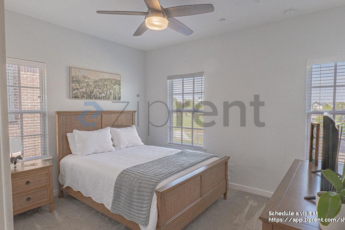 Building Photo - 1100 Redbrick Ln