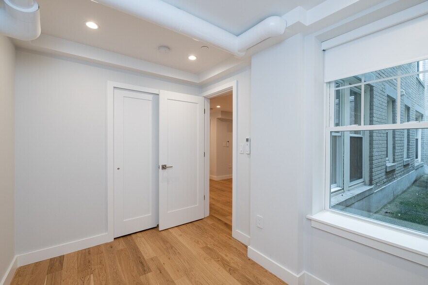 Building Photo - 276 Chestnut Hill Ave