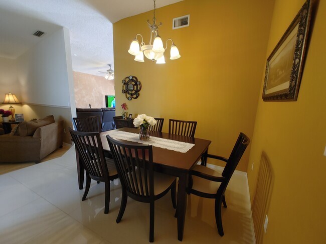 Building Photo - 894 NW 134th Pl