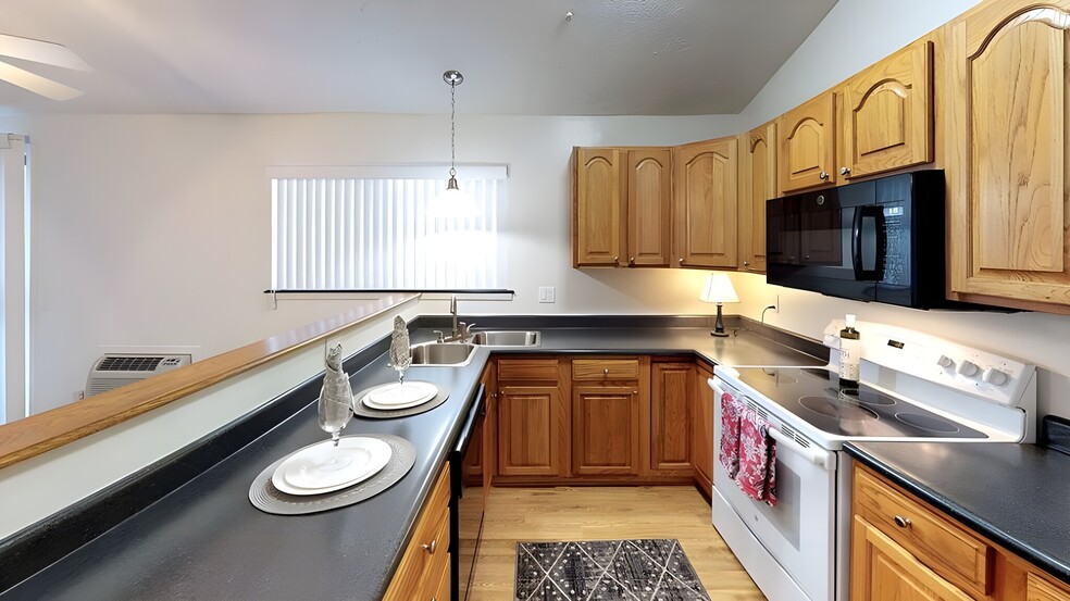 Primary Photo - Brook Hill Village