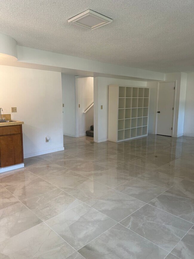 Building Photo - 2774 Jessica Cir