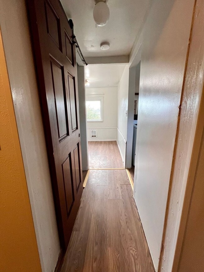 Building Photo - Non-Refundable & Security Deposit Total: $950.00