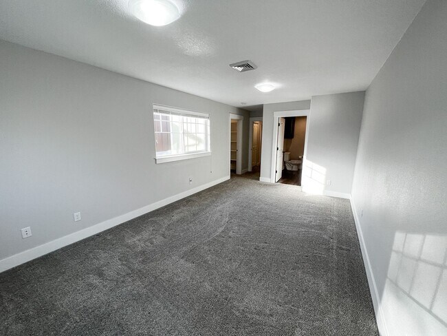 Building Photo - HONEYBEE5727-5729