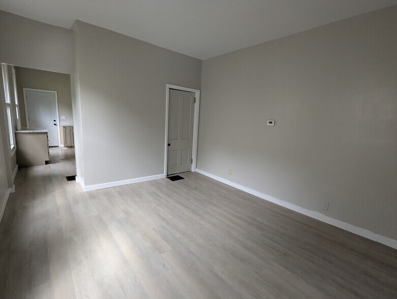 Building Photo - 411 Wayne Ave