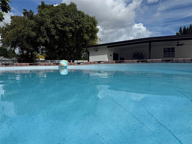 Building Photo - 27000 SW 145th Ave