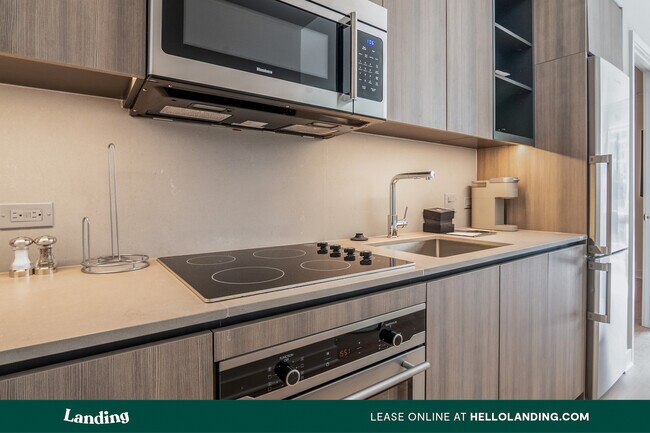 Building Photo - 4949 S Landing Dr