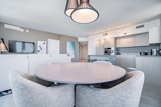 Building Photo - 4112 Jimmy Buffett Mem Hwy