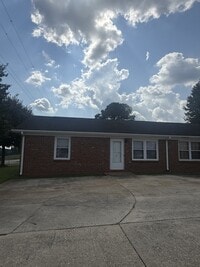 Building Photo - 101 Blair Ln