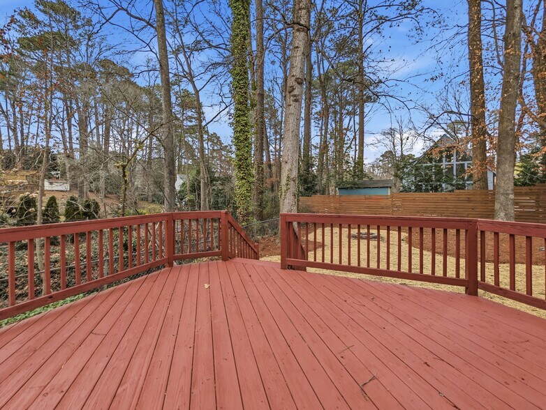 Building Photo - 1113 Yorkshire Dr