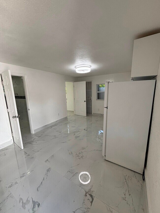 Building Photo - 1250 NW 192nd Terrace