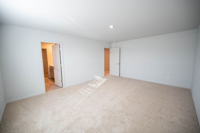 Building Photo - 321 Suhani Ln