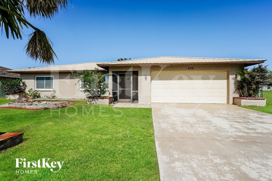 Primary Photo - 4104 SW 7th Ave