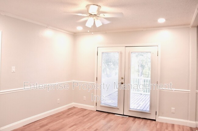 Building Photo - 3238 Highland Park Pl