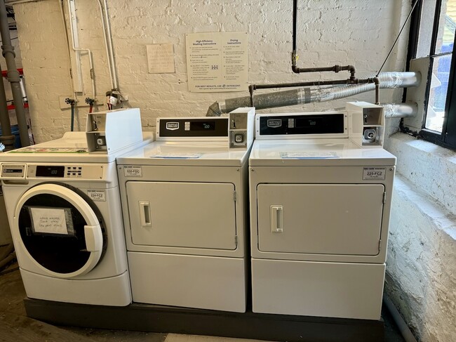 Building Photo - 176 Naples Rd