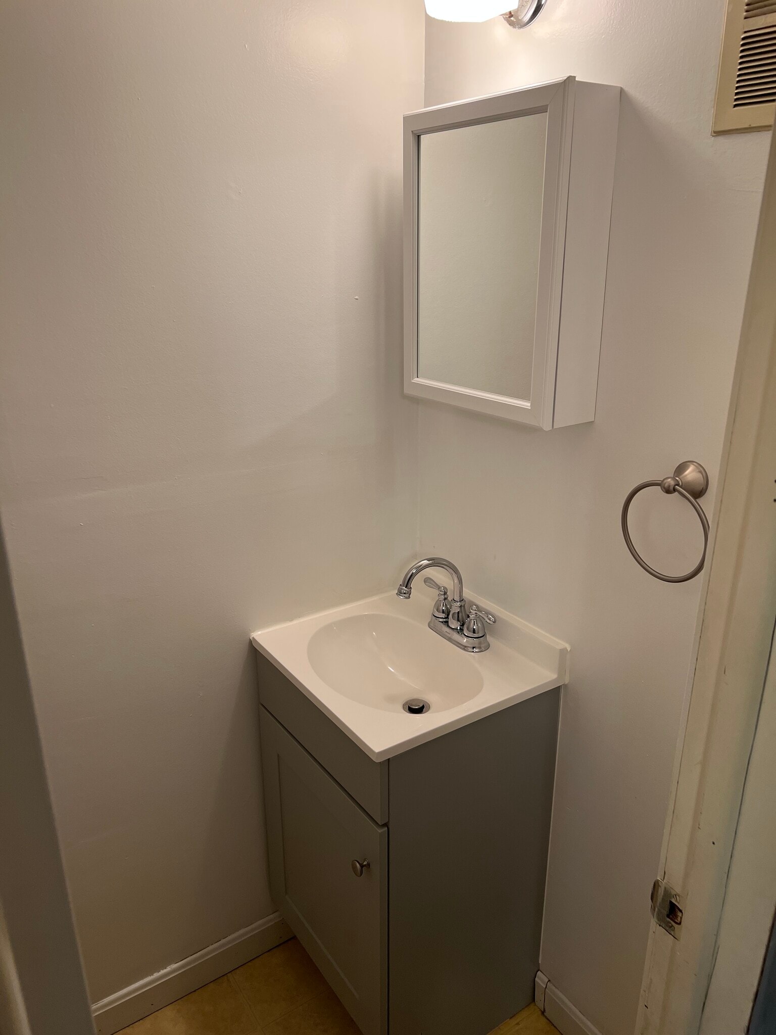 1st floor half bath - 4121 Marr Rd